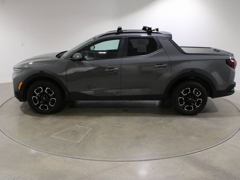 Used 2023 Hyundai Santa Cruz SEL Premium image 2