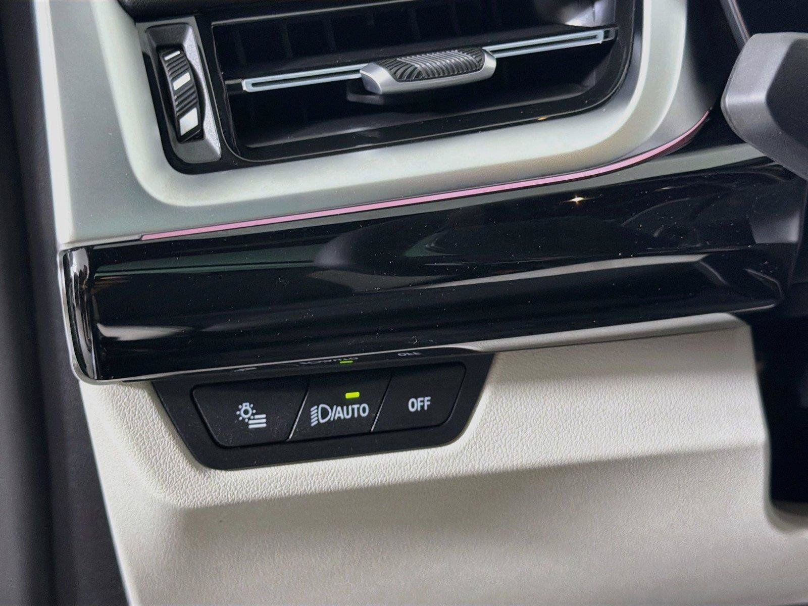 New 2027 BMW X1 xDrive28i AWD/4WD image 10