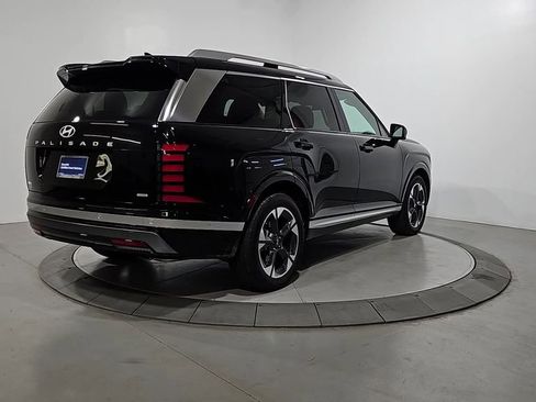 Certified 2026 Hyundai Palisade Limited AWD/4WD image 5
