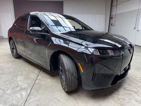 Used 2026 BMW iX xDrive60 image 7