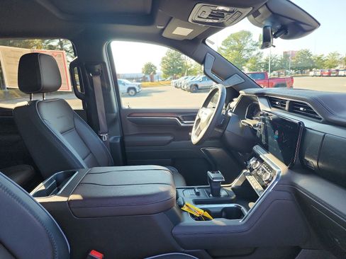 Certified 2024 GMC Sierra 1500 Denali image 8
