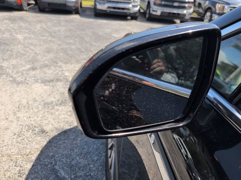 Used 2022 Lincoln Nautilus FWD w/ Premium Package image 7