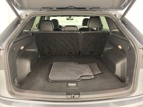 Used 2020 Volkswagen Atlas Cross Sport SEL image 32