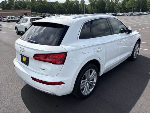 Used 2020 Audi Q5 2.0T Premium Plus w/ Premium Plus Package AWD/4WD image 2