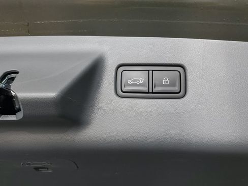 Used 2024 Hyundai Santa Fe Limited FWD image 7