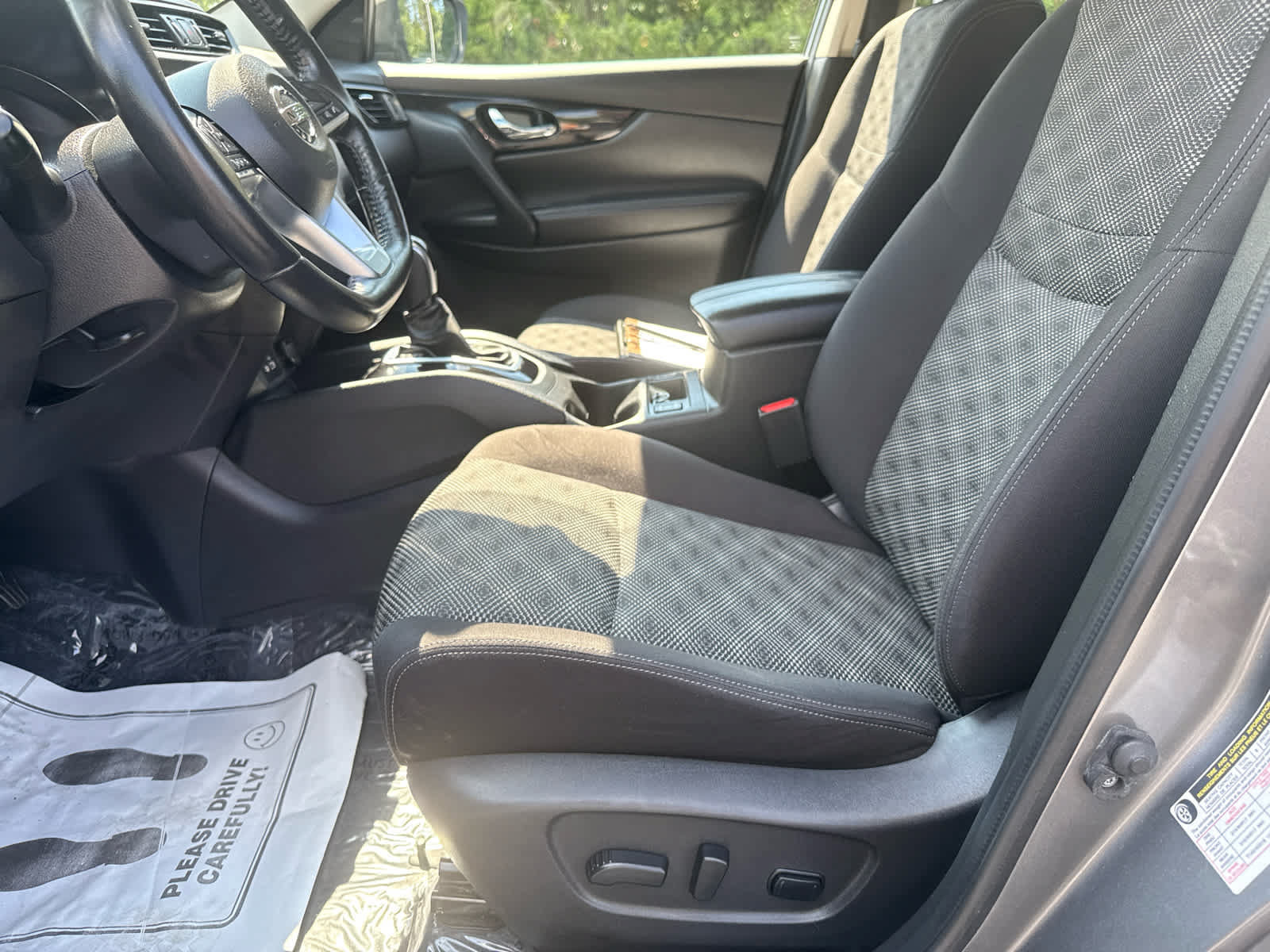 Used 2019 Nissan Rogue Sport SV w/ All-Weather Package AWD/4WD image 11