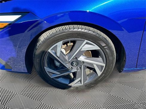 Used 2025 Hyundai Elantra Sport image 28