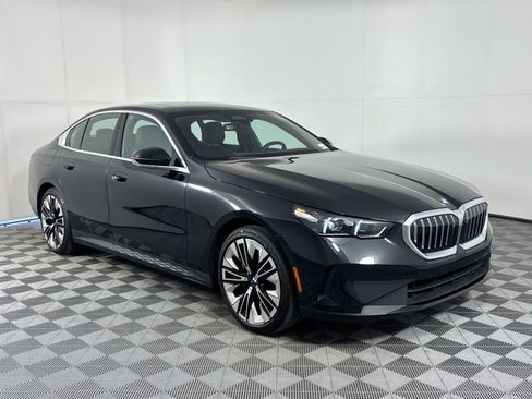 Used 2026 BMW 530i RWD image 7