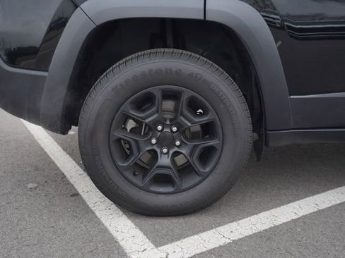 Used 2022 Jeep Cherokee Trailhawk w/ Sun, Sound & Nav Group image 43