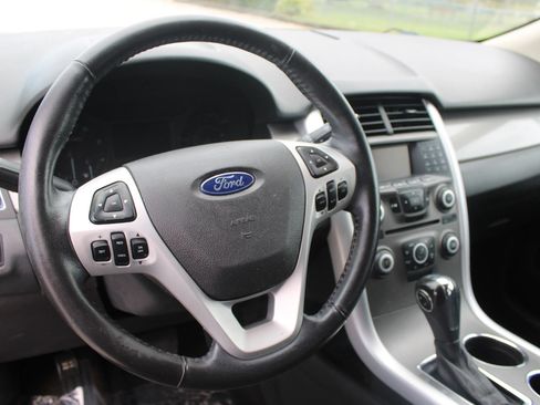 Used 2011 Ford Edge SEL FWD image 11