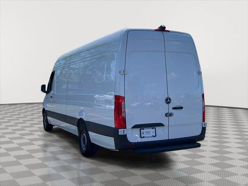 Used 2024 Mercedes-Benz Sprinter 2500 image 5