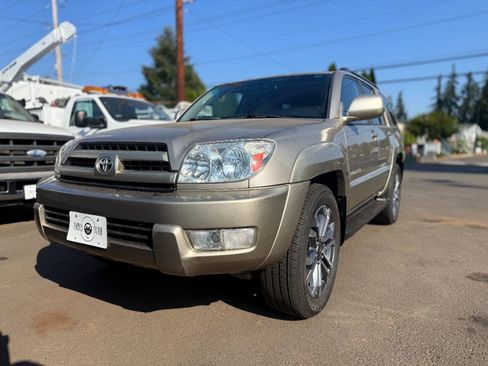 Used 2005 Toyota 4Runner Limited AWD/4WD image 6