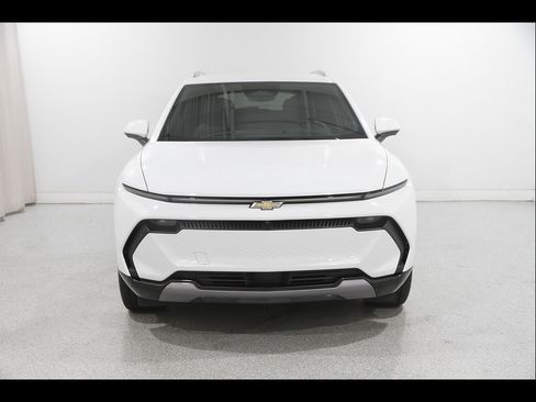 Used 2024 Chevrolet Equinox EV LT FWD image 2