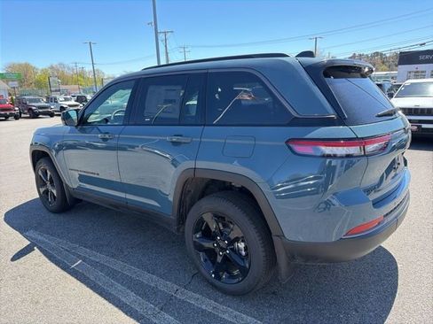 New 2026 Jeep Grand Cherokee Limited w/ Limited Altitude Package AWD/4WD image 5