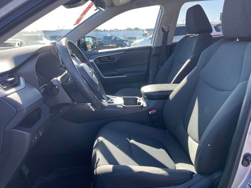 Used 2022 Toyota RAV4 LE image 13