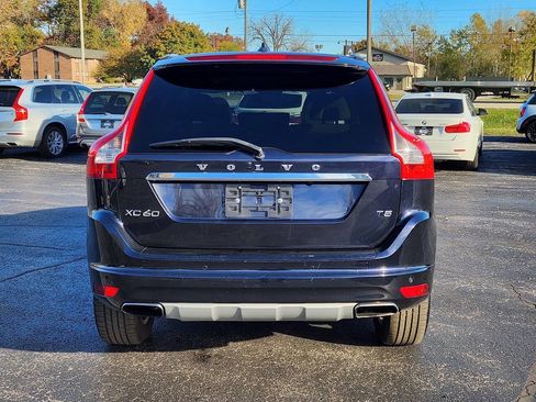 Used 2016 Volvo XC60 T5 Premier w/ Proximity Package FWD image 3