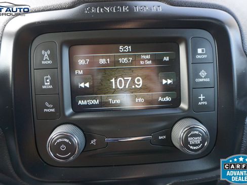 Used 2017 Jeep Renegade Latitude AWD/4WD image 30