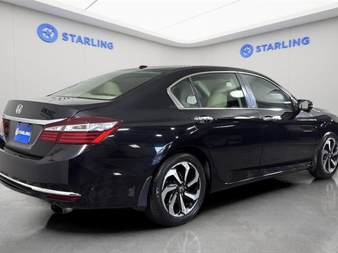 Used 2017 Honda Accord EX-L image 9