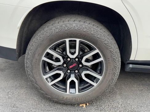 Used 2024 GMC Yukon AT4 w/ AT4 Premium Package image 5