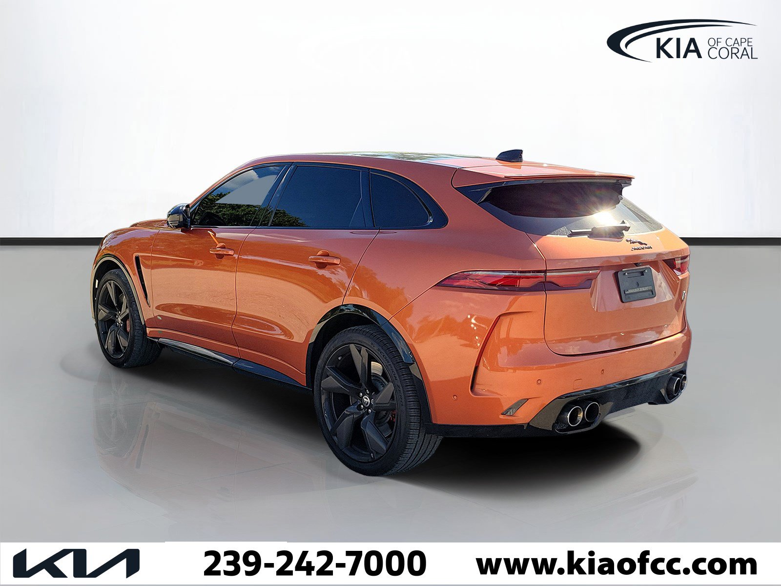 Used 2024 Jaguar F-PACE SVR AWD/4WD image 3