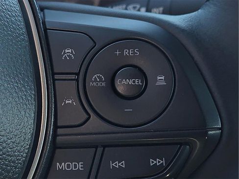 Used 2024 Toyota Corolla SE image 17