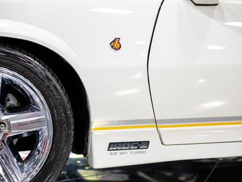 Used 1989 Chevrolet Camaro IROC-Z image 9