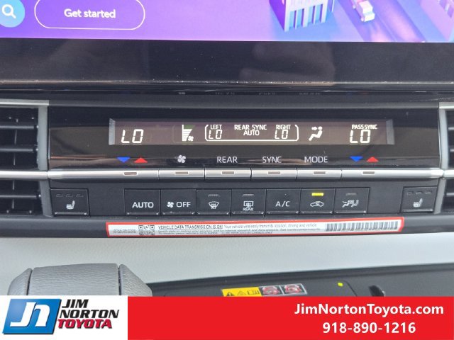 Used 2026 Toyota Sienna XLE FWD image 20