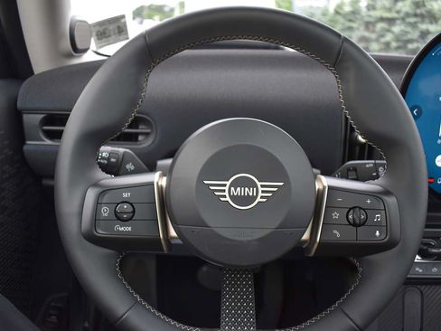 Used 2025 MINI Cooper S FWD image 18