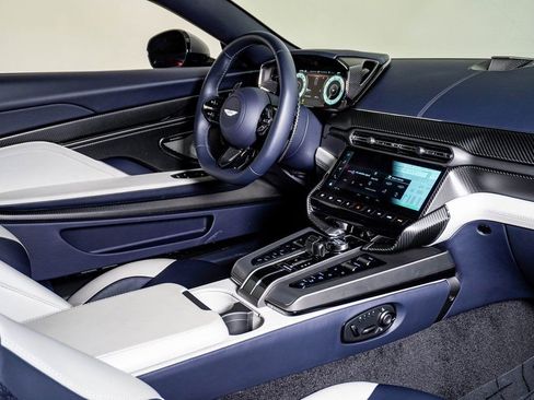 New 2025 Aston Martin Vanquish image 16