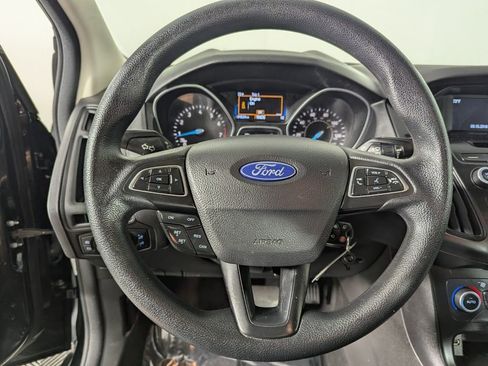 Used 2017 Ford Focus SE image 18