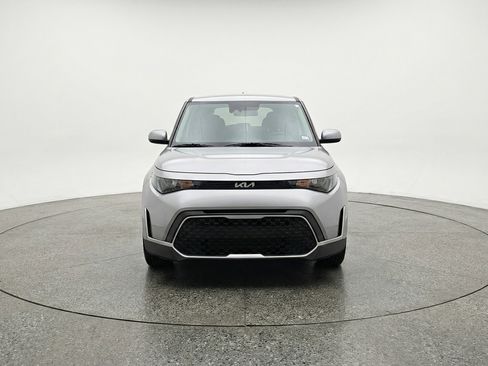 Used 2025 Kia Soul LX w/ LX Technology Package FWD image 2