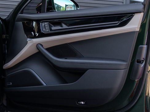 Certified 2025 Porsche Panamera 4 E-Hybrid AWD/4WD image 41