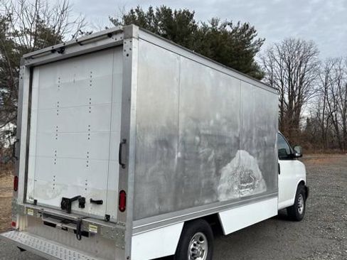 Used 2023 Chevrolet Express 3500 w/ Power Convenience Package image 6