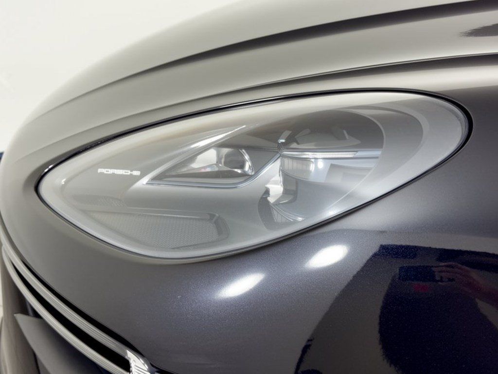 Used 2021 Porsche Macan Turbo AWD/4WD image 12