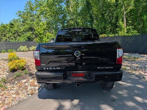 Used 2021 Nissan Titan SV w/ SV Convenience Package AWD/4WD image 4