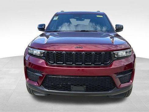 New 2025 Jeep Grand Cherokee Altitude RWD image 2