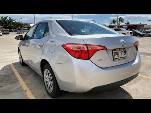 Used 2017 Toyota Corolla LE FWD image 5