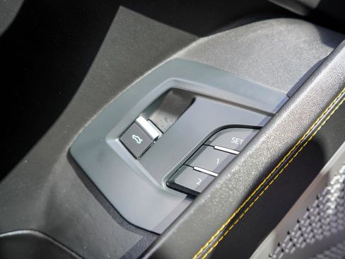 Used 2019 Lamborghini Urus AWD/4WD image 20