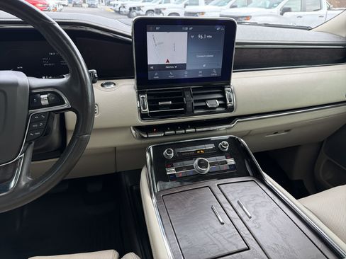 Used 2020 Lincoln Navigator L Reserve w/ Luxury Package image 30