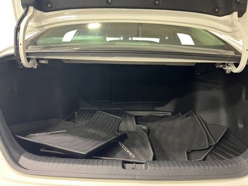 Used 2025 Honda Accord SE image 9