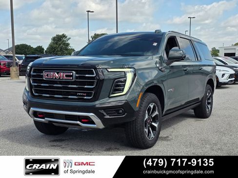 Used 2025 GMC Yukon XL AT4 w/ AT4 Premium Plus Package AWD/4WD image 3