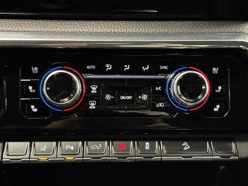 Used 2025 GMC Sierra 2500 Denali w/ Technology Package image 21