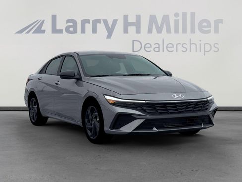 New 2026 Hyundai Elantra Sport image 11