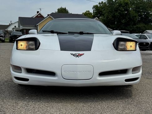Used 1997 Chevrolet Corvette Coupe w/ Memory Pkg RWD image 10