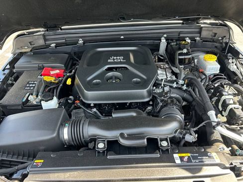 Used 2023 Jeep Wrangler Unlimited Sport AWD/4WD image 16
