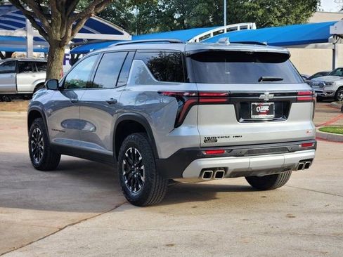 Used 2024 Chevrolet Traverse Z71 w/ Enhanced Driving Package image 3