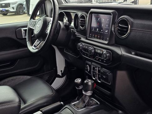 Used 2021 Jeep Wrangler Unlimited Sahara image 29