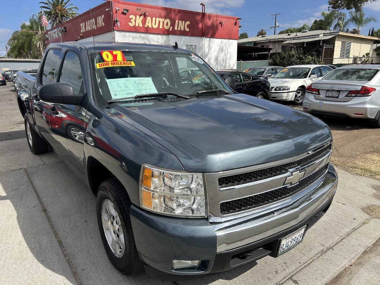 Used 2007 Chevrolet Silverado 1500 LT w/ 1LT Convenience Package RWD image 2