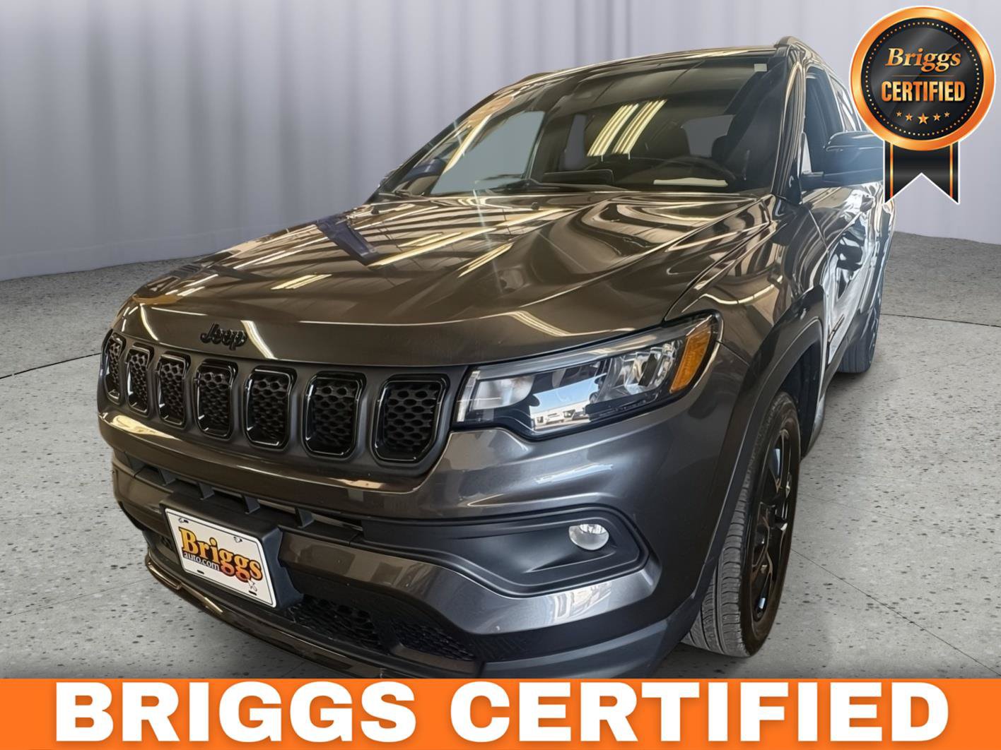 Used 2023 Jeep Compass Latitude w/ Sun and Sound Group AWD/4WD image 1
