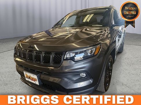 Used 2023 Jeep Compass Latitude w/ Sun and Sound Group AWD/4WD image 1